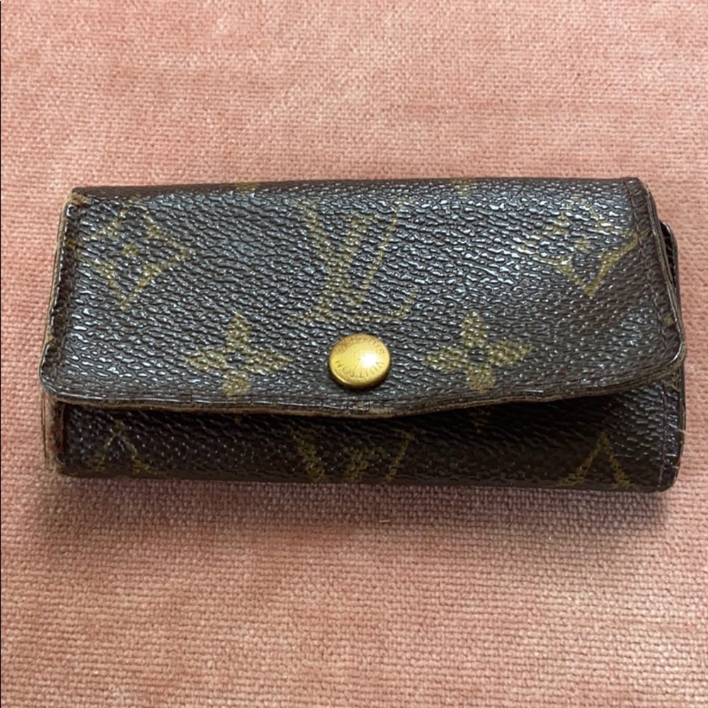 Authentic Louis Vuitton Key Holder
